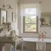 Cantonnière Sur-Mesure en Lin Blanc Dentelle et Monogramme, Modèle Victorine